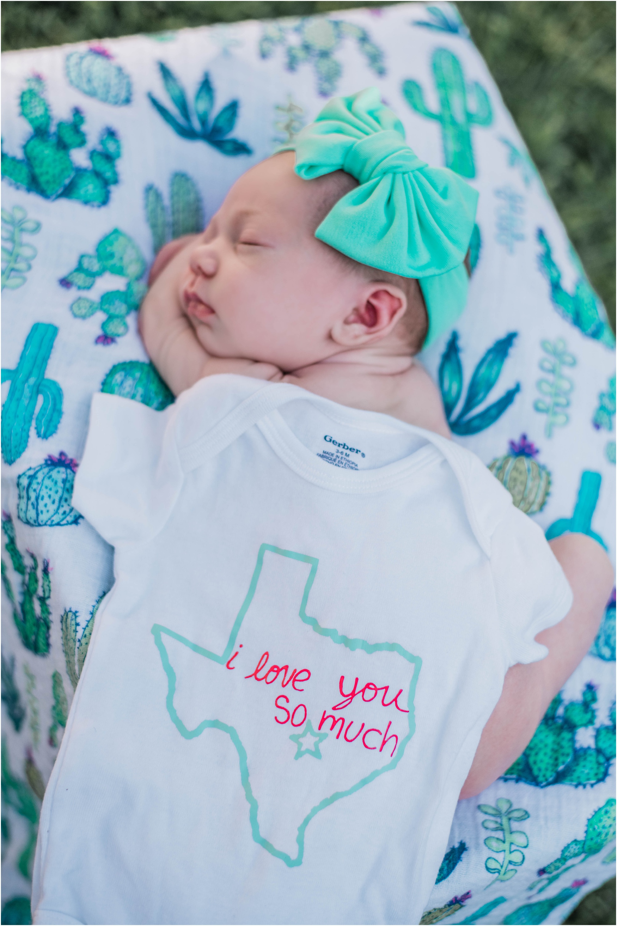 Keep Austin Weird I Love You So Much Newborn Baby Girl In Austin Texas Summer Photoshoot In Wooden Crate Wearing Turquoise Bow Natural Light Photoshoot Maegan Kylie Photography