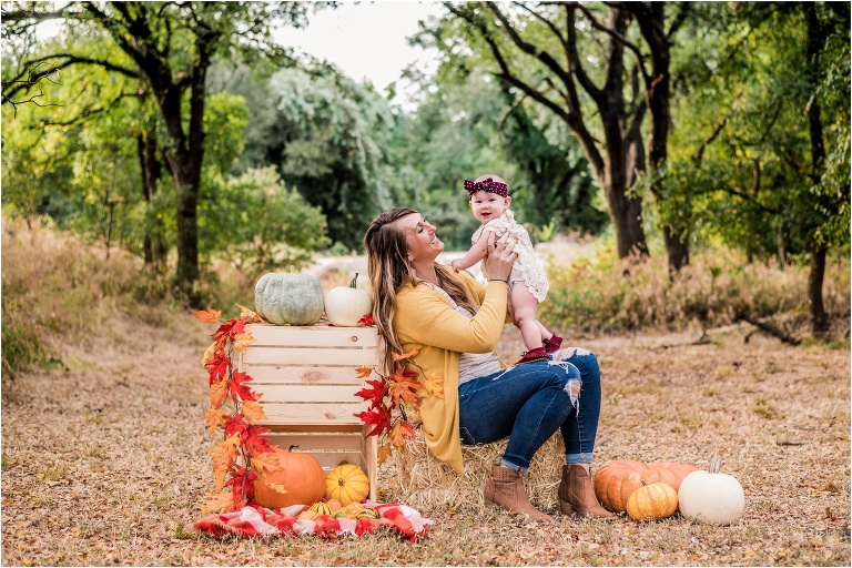 Fall Themed Mini Photoshoot in Cedar Park Texas Natural Light Family Photographer