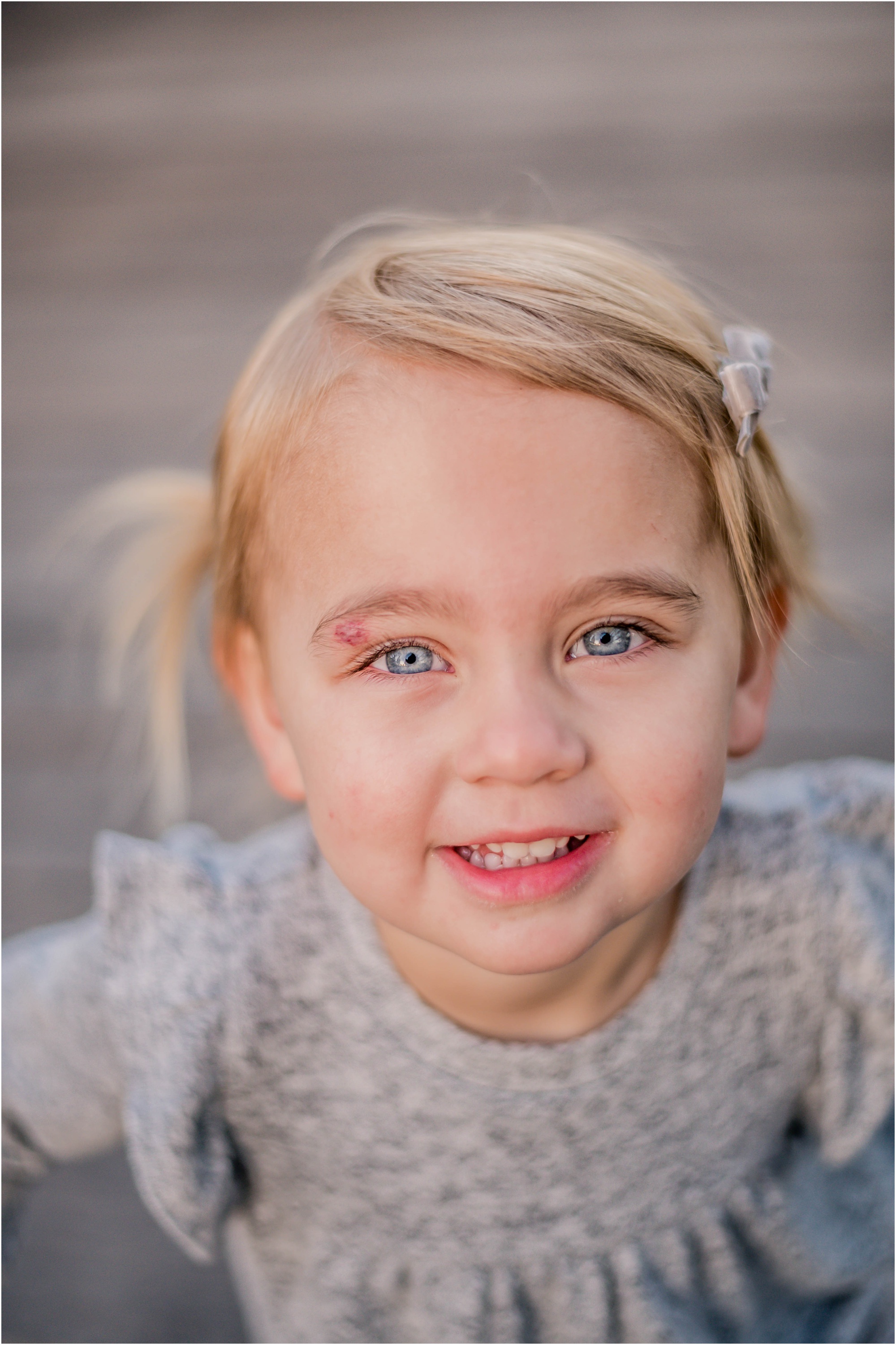 Beautiful blue eyed little girl during family photoshoot in Round Rock ...