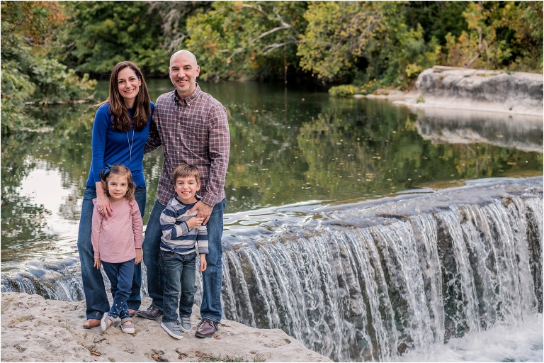 family photoshoot with twin children in round rock texas natural light portrait photographer