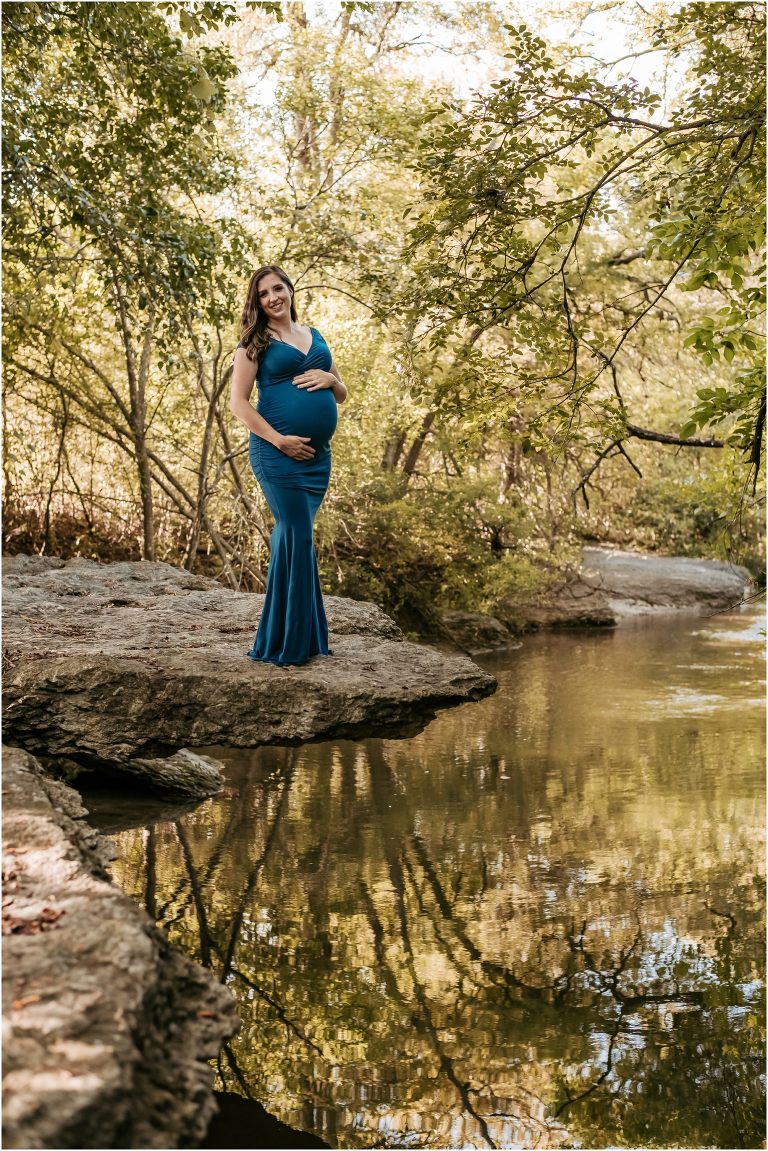 Beautiful expecting mother in Pflugerville Texas by natural light maternity photographer